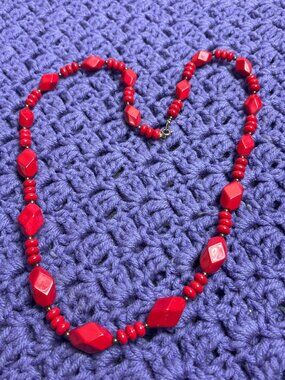 Vtg 80s Red Plastic Beaded Necklace Silvertone Spacer Beads Spring Ring 27 inch